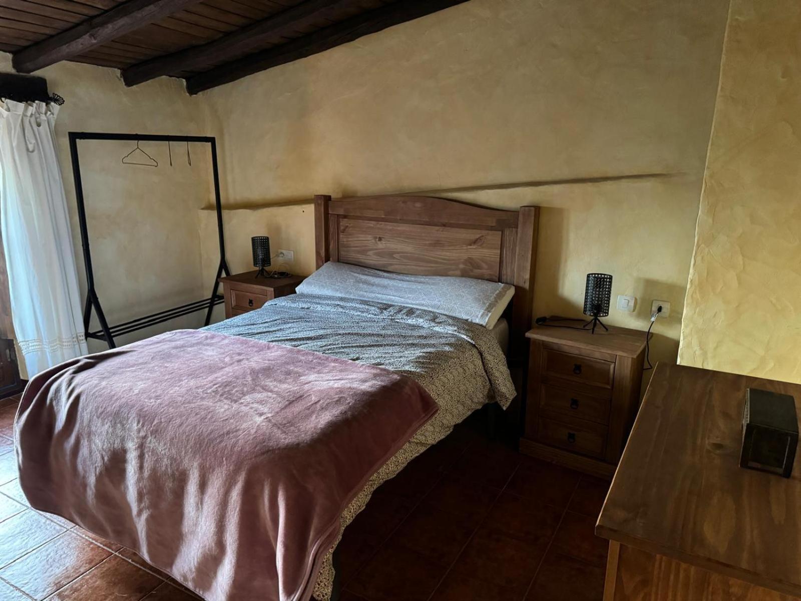 בית הארחה Cabañas del Castillo 	Alma De Villuercas מראה חיצוני תמונה